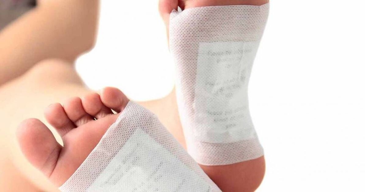 foot compress with hydrogen peroxide against fungus